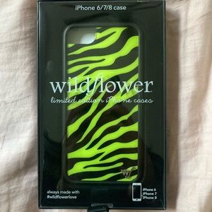 Wildflower Phone Case iPhone SE/6/7/8 With Box EUC Excellent